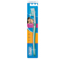 Зубна щітка Oral-B 1.2.3 Classic
