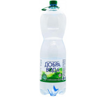 Вода мінеральна Добра вода слабогазована 2 л