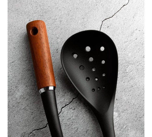 Ложка кухарська з отворами Gusto GT-5806 горіх, нейлон